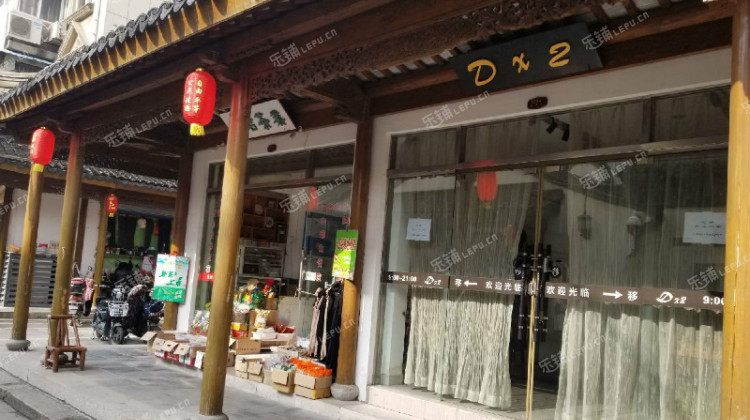 嘉定南翔和平街70㎡服装店转让,可办照