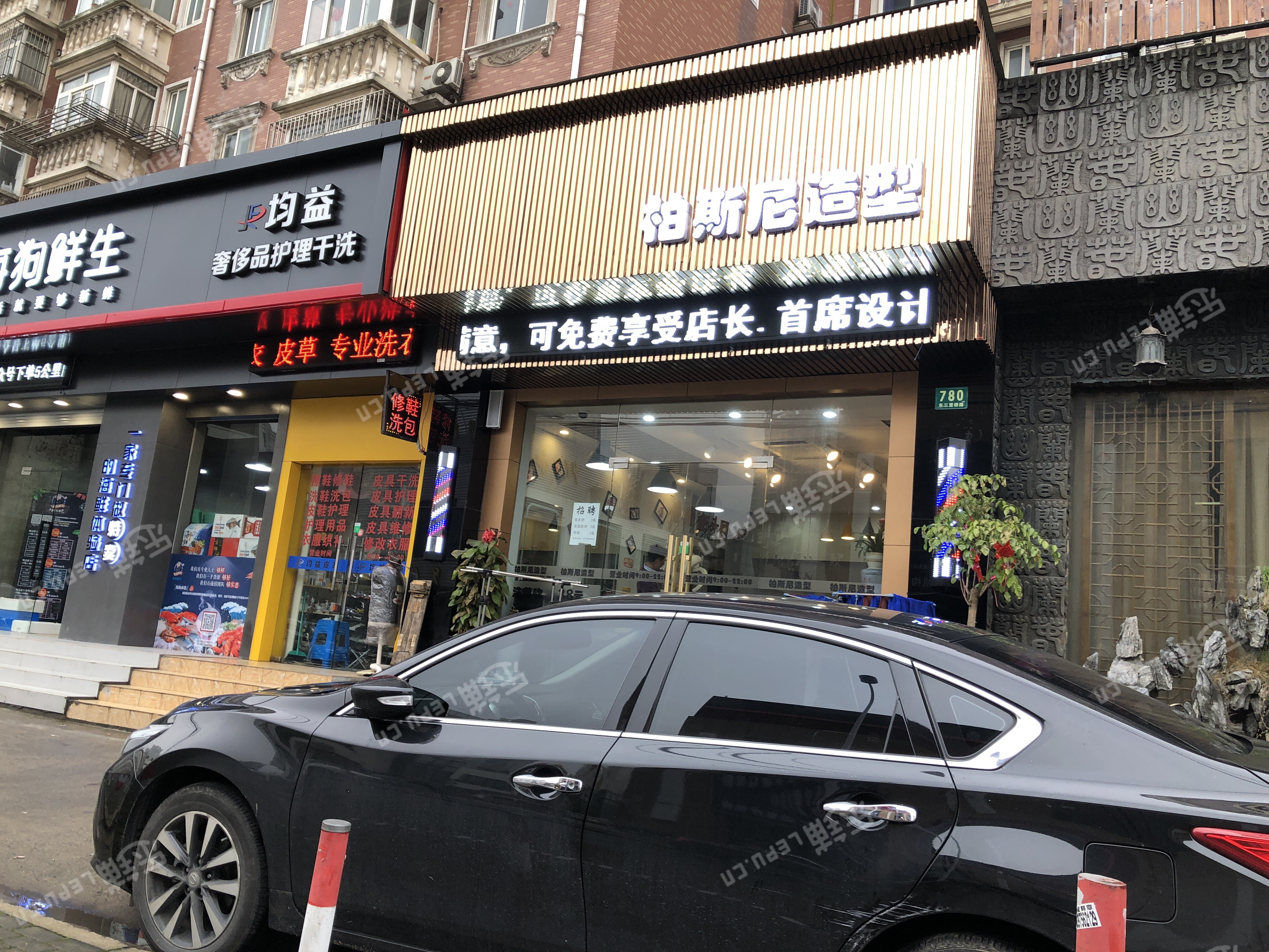 浦东南码头东三里桥路40㎡美发店转让,个人照可用