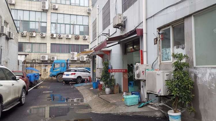 闵行颛桥光中路50㎡小吃快餐店转让,个人照可用,可明火,可餐饮