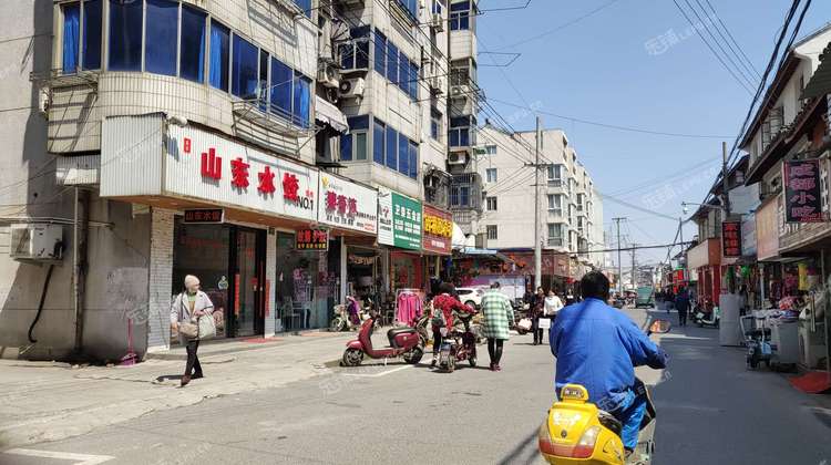 金山朱泾西林街43㎡小吃快餐店转让,个人照可用,可明火,可餐饮