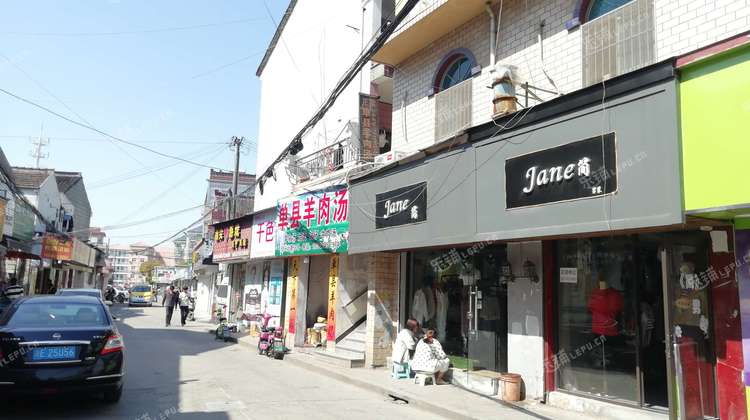 浦东航头航兴北路30㎡服装店转让个人照可用