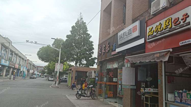 青浦重固赵重公路70㎡小吃快餐店转让个人照可用可明火可餐饮