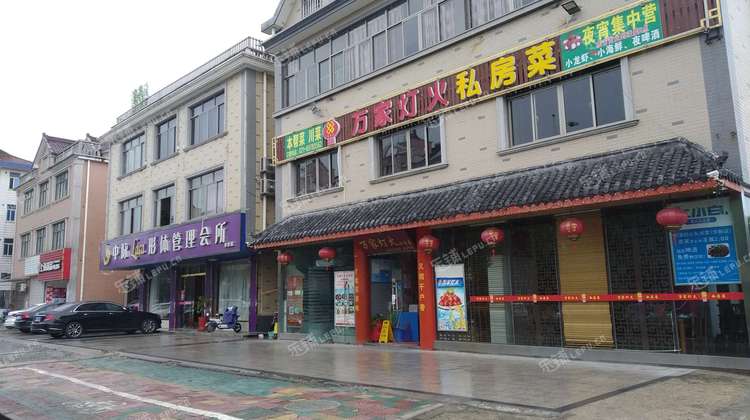 青浦华新华富街300㎡小吃快餐店转让,大照/集体照,可明火,可餐饮