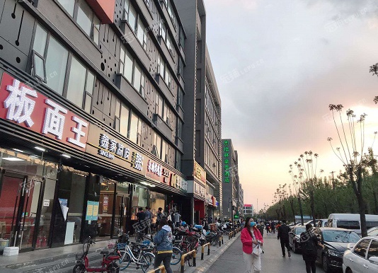 大兴亦庄同济南路58㎡小吃快餐店转让,个人照可用,可餐饮