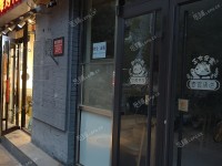 东城朝阳门内65㎡商铺出租，公司照可用，可明火，可餐饮