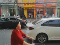 通州马驹桥兴华中街25㎡小吃快餐店转让，个人照可用，可餐饮