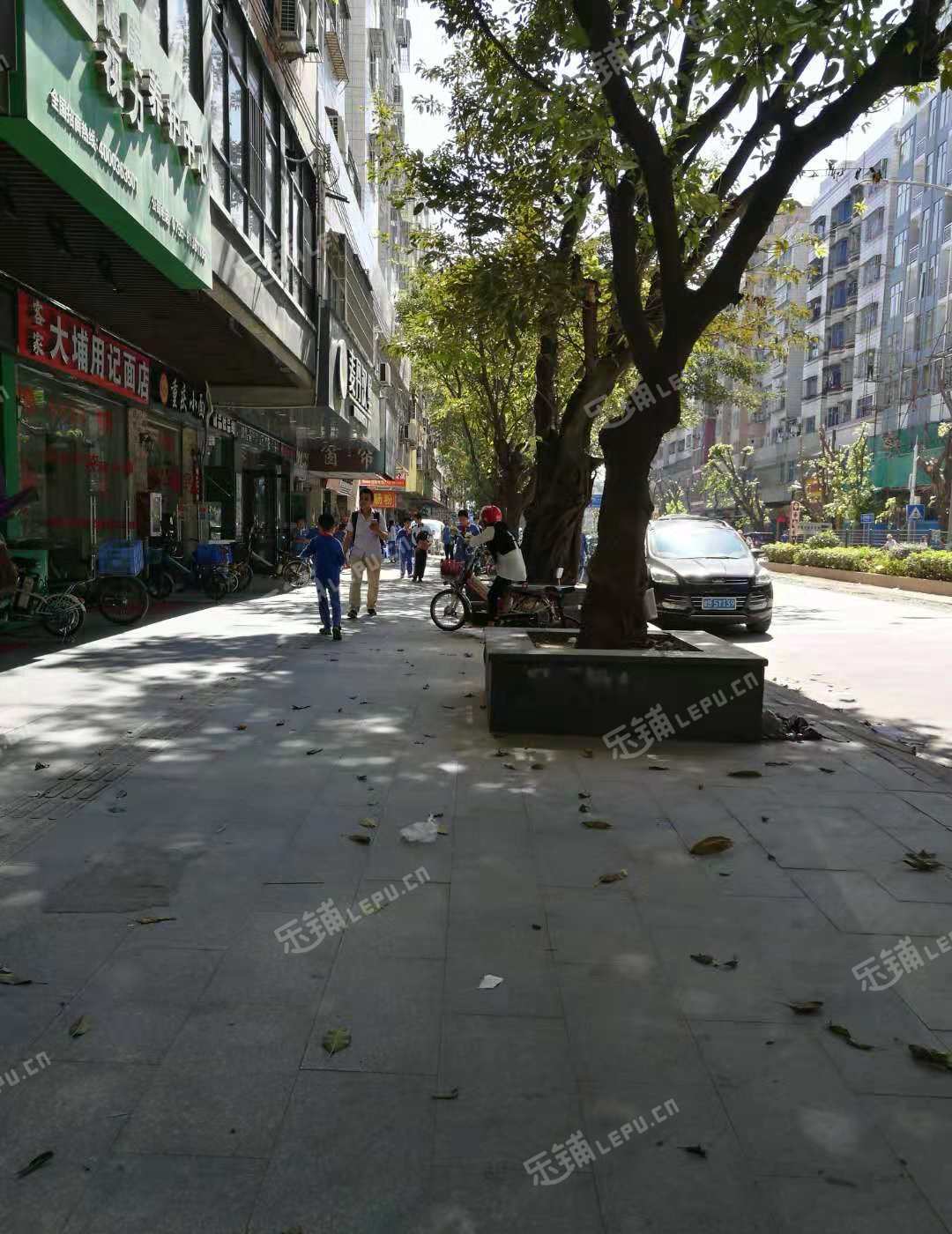 龙岗区龙岗中心城植物园路60㎡美发店转让,可办照