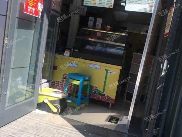 石景山八角古城东街15㎡小吃快餐店(窗口)转让，公司照可用，可餐饮