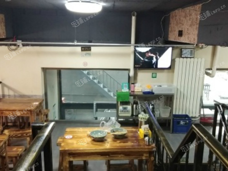 石景山八角古城南路86㎡小吃快餐店转让，公司照可用，可明火，可餐饮