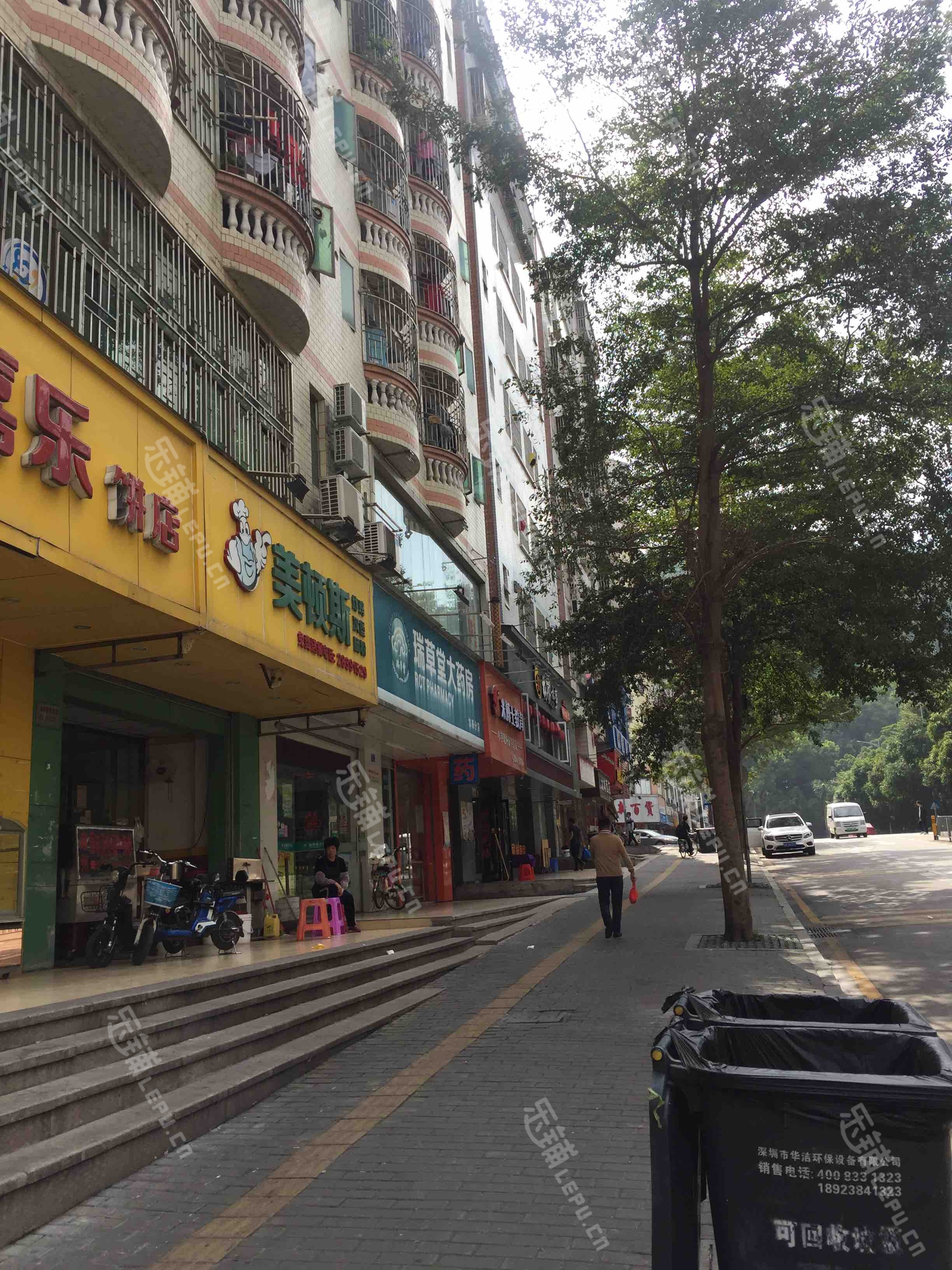 龙岗区布吉大芬景芬路80㎡小吃快餐店转让,可办照