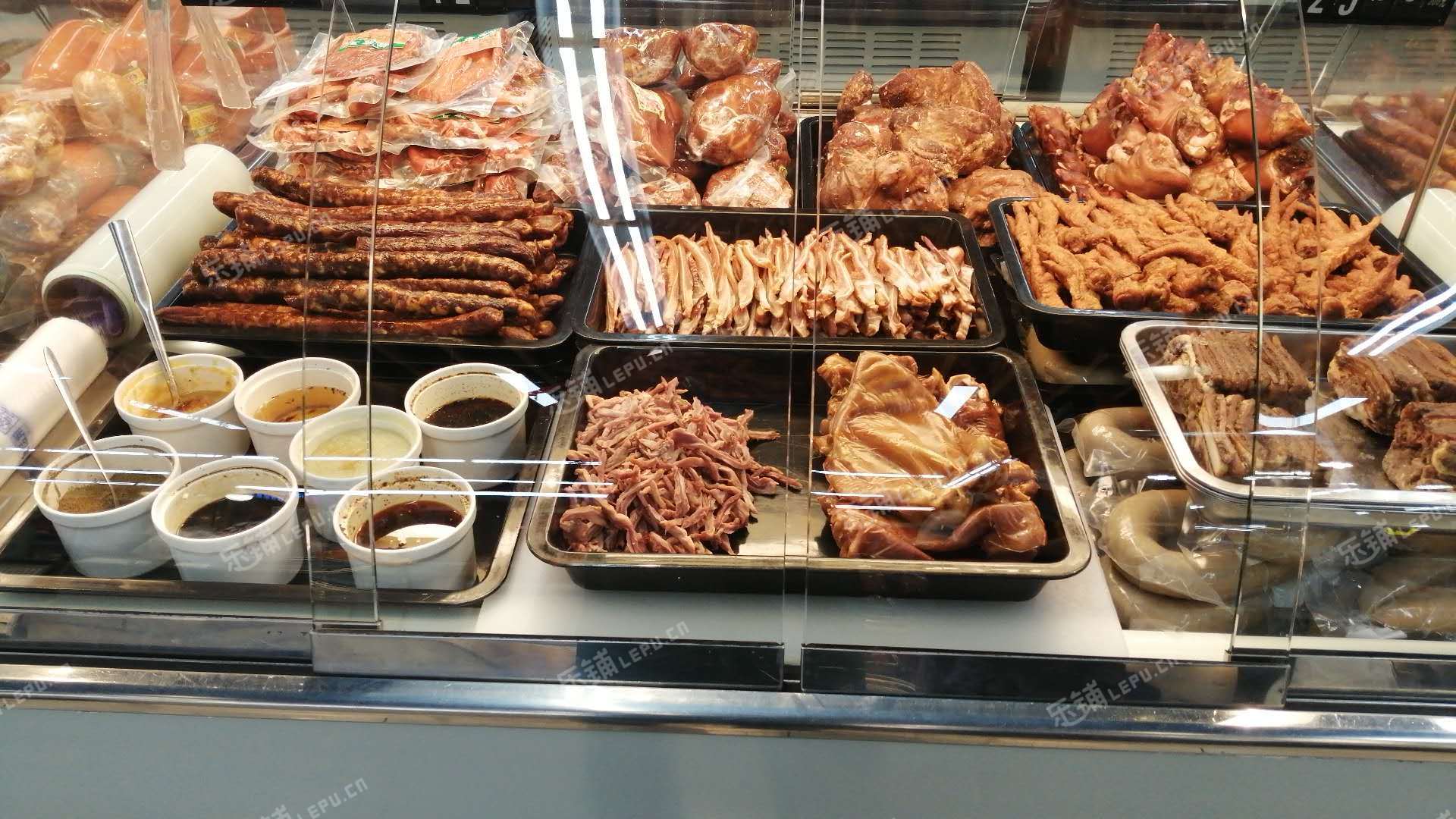 房山长泽南街15㎡水产肉类熟食店转让，大照/集体照