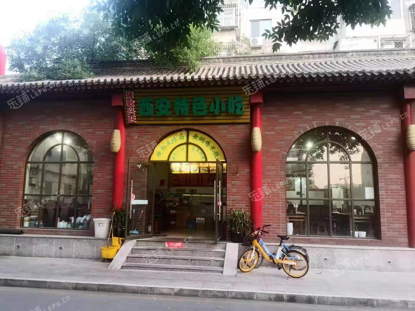 东城雍和宫东直门北小街135㎡小吃快餐店出租，个人照可用，可明火，可餐饮