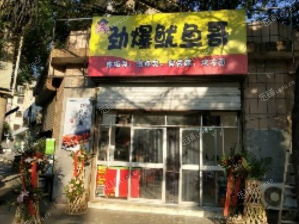 昌平东小口镇兴隆街40㎡小吃快餐店转让，个人照可用，可明火，可餐饮