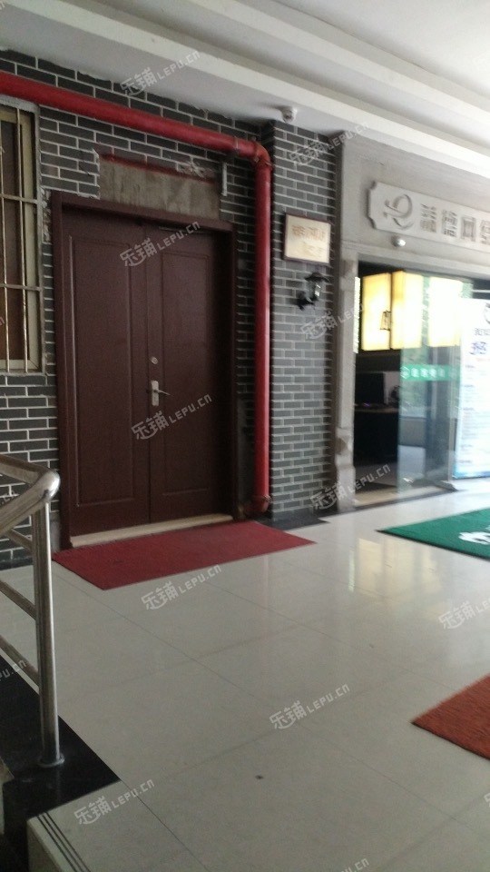 宝山淞南淞良路300㎡商铺出租，可办照，可明火，可餐饮