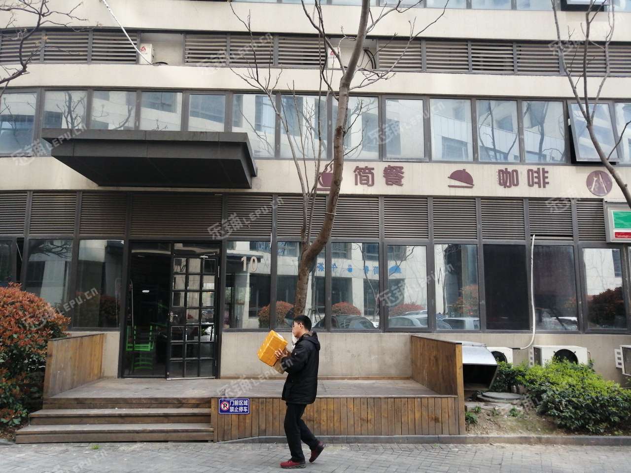 浦东周浦沈梅路400㎡小吃快餐店转让个人照可用可餐饮