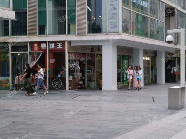 朝阳国贸CBD东三环中路8㎡小吃快餐店转让，公司照可过户，可明火，可餐饮