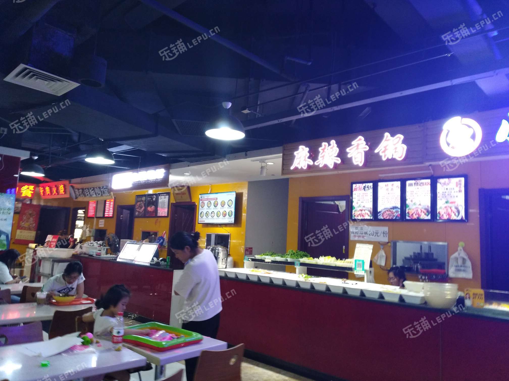 朝阳酒仙桥酒仙桥路12㎡小吃快餐店(窗口)转让，大照/集体照，可餐饮