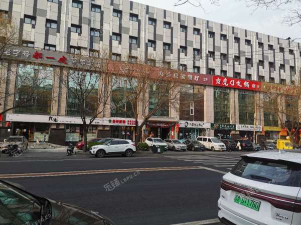 朝阳惠新西街安苑路180㎡小吃快餐店转让，公司照可过户，可明火，可餐饮