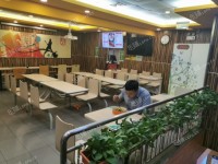 大兴亦庄景园北街30㎡小吃快餐店转让，可办照，可餐饮