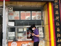 朝阳双井西大望路18㎡小吃快餐店转让，公司照可用，可餐饮