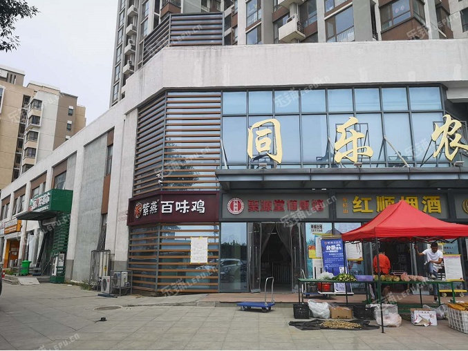 朝阳东坝金港南路20㎡水产肉类熟食店转让，公司照可过户