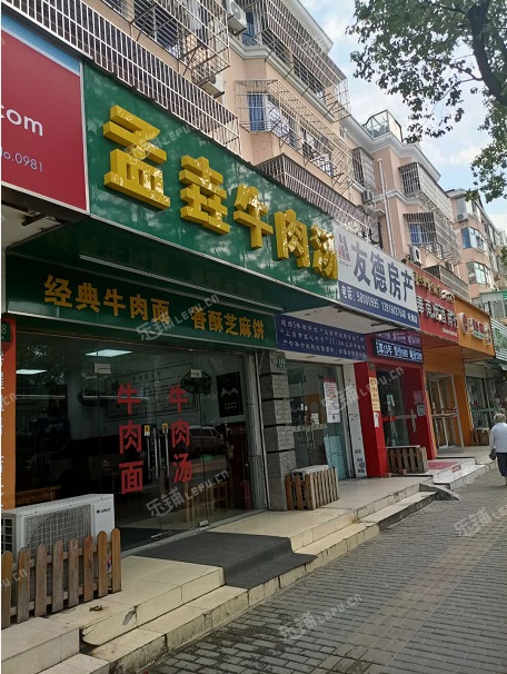 浦东惠南西门路69㎡小吃快餐店转让，可办照，可明火，可餐饮