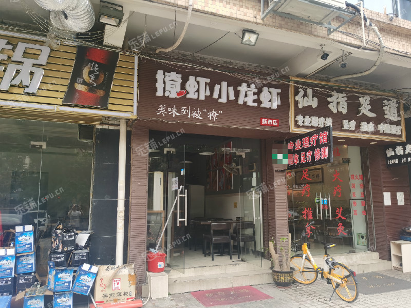 白云新市棠安路35㎡小吃快餐店转让，个人照可用，可明火，可餐饮