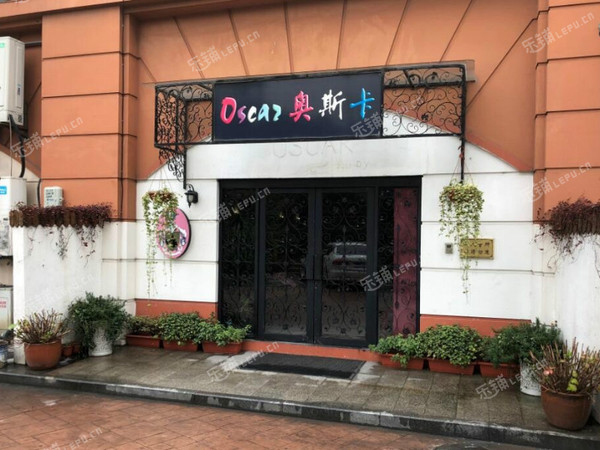 松江莘閔別墅莘松路210㎡寵物店出租，可辦照