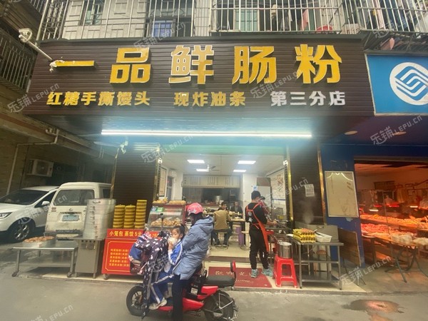 龍崗區(qū)龍崗中心城龍崗大道60㎡小吃快餐店轉(zhuǎn)讓，可辦照，可明火，可餐飲