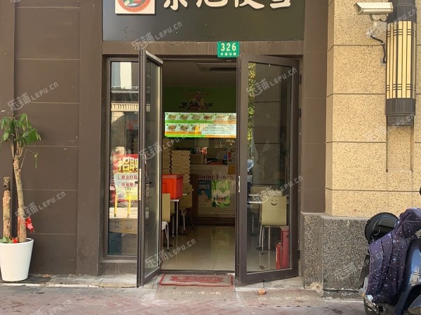 松江泗泾外婆泾路60㎡小吃快餐店转让，可办照，可明火，可餐饮