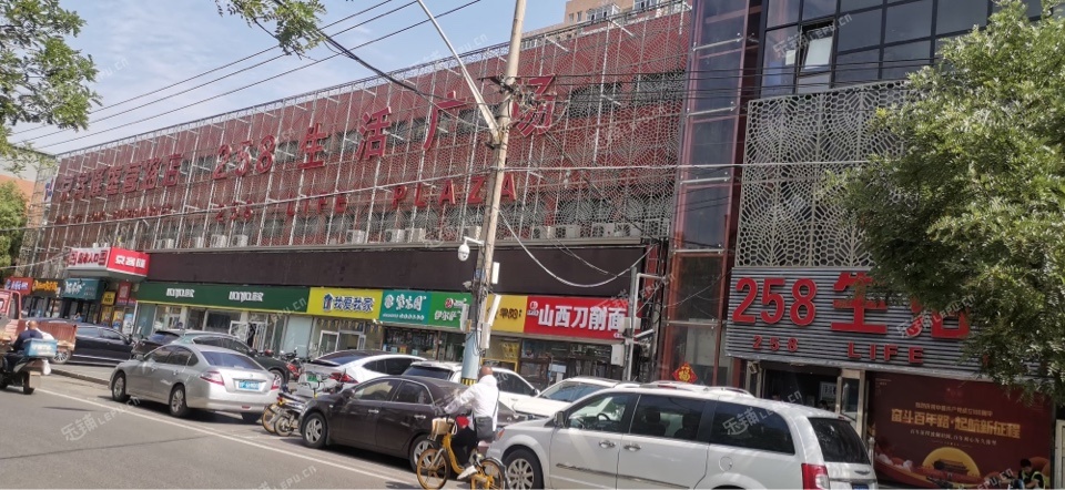 朝阳农展馆朝阳公园路500㎡商铺出租，可办照，可餐饮