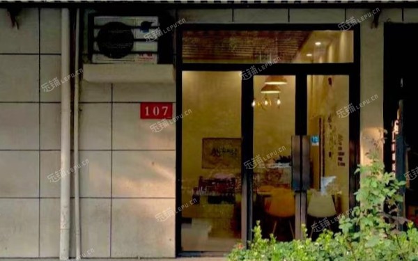 房山长虹东路40㎡小吃快餐店出租，个人照可用，可餐饮