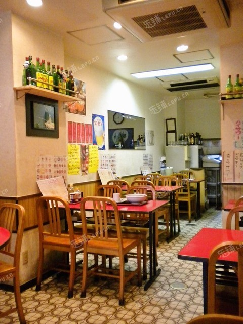 西城德胜门8㎡小吃快餐店出租，个人照可用，可餐饮