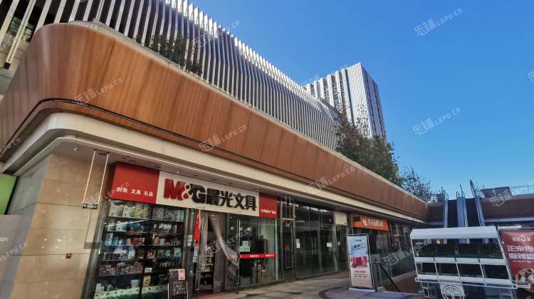 朝阳东坝单店西路114㎡商铺出租，可办照，可明火，可餐饮