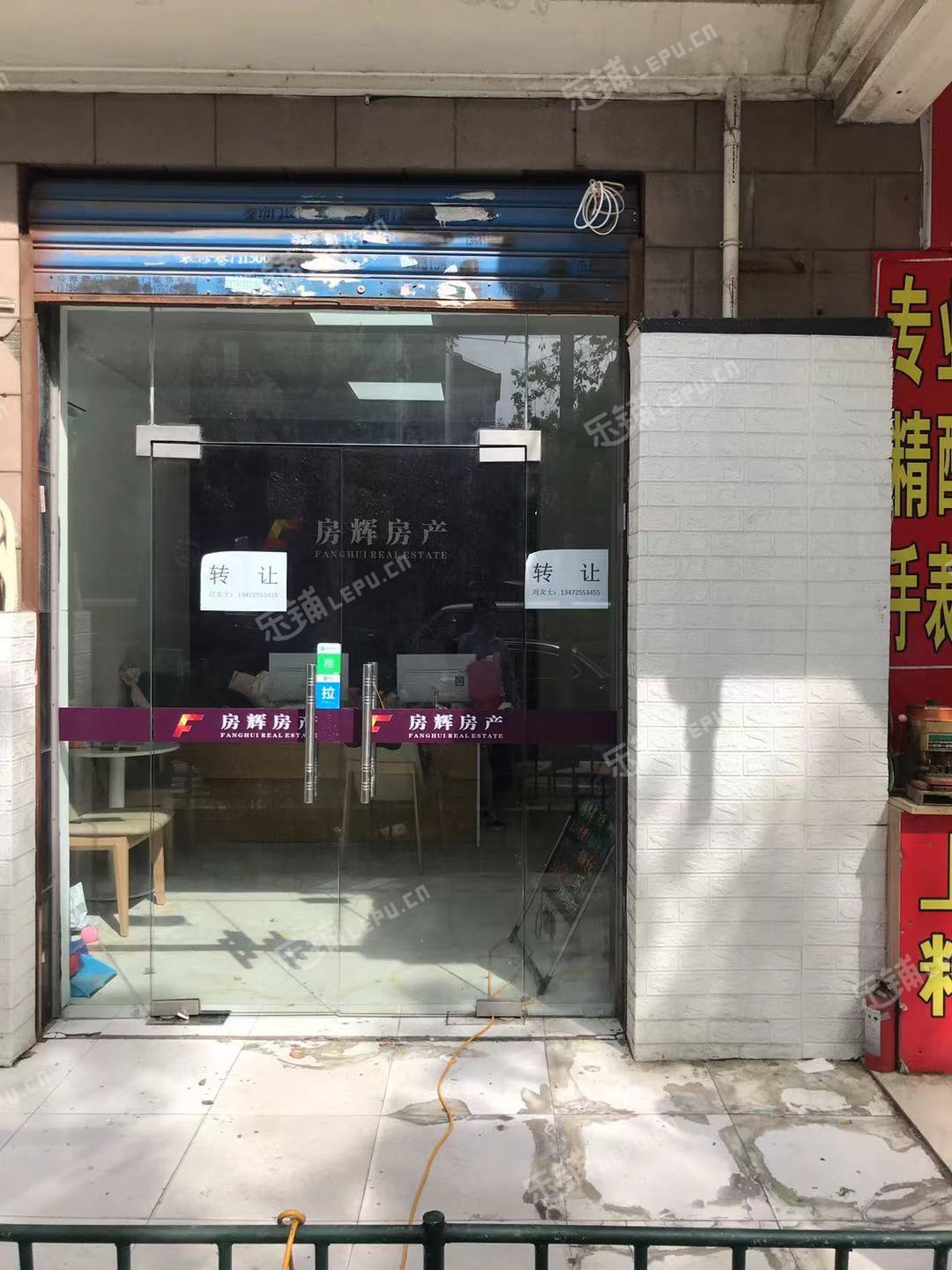 浦東三林楊南路48㎡服裝店出租，可辦照