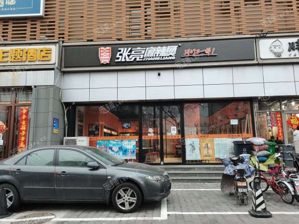 房山西潞北大街100㎡小吃快餐店转让，公司照可过户，可明火，可餐饮