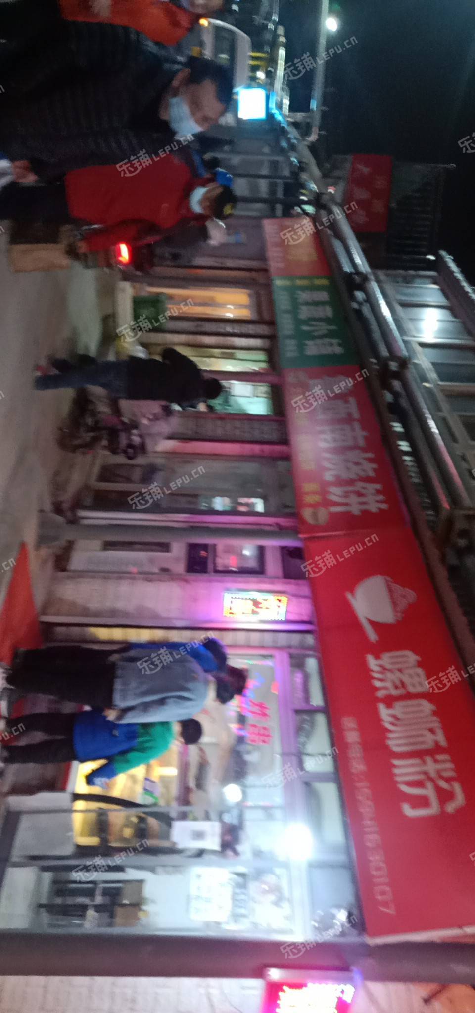 昌平东小口镇回南路20㎡小吃快餐店转让，个人照可用，可明火，可餐饮