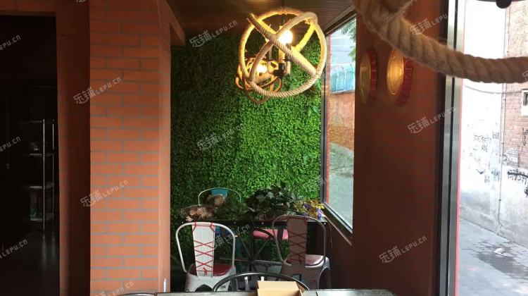 朝阳酒仙桥170㎡川菜馆转让，个人照可用，可明火，可餐饮
