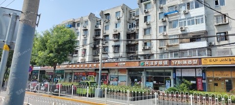 朝阳定福庄170㎡商铺出租，可办照，可明火，可餐饮