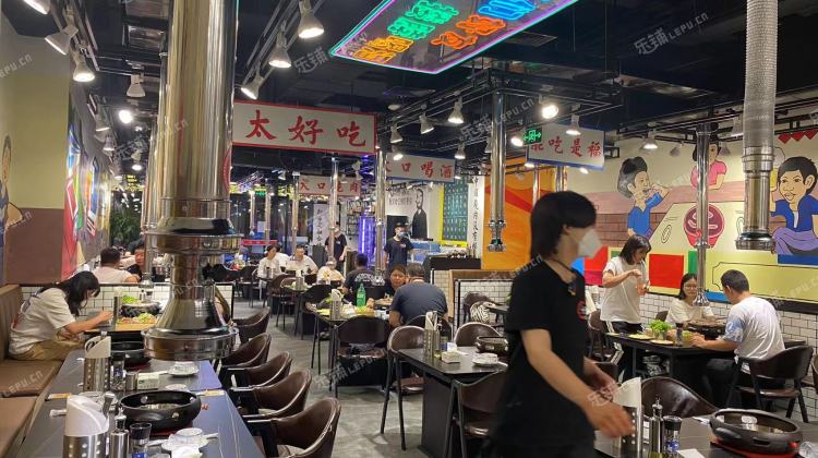 朝阳望京东270㎡烤肉店转让，有照可增项，可明火，可餐饮