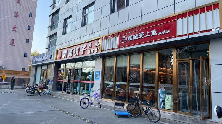 石景山苹果园170㎡火锅店转让，可办照，可明火，可餐饮