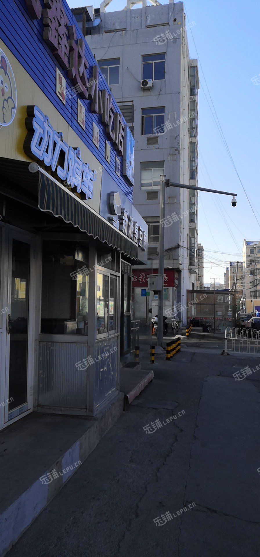 密云长安街10㎡小吃快餐店转让，个人照可用，可餐饮