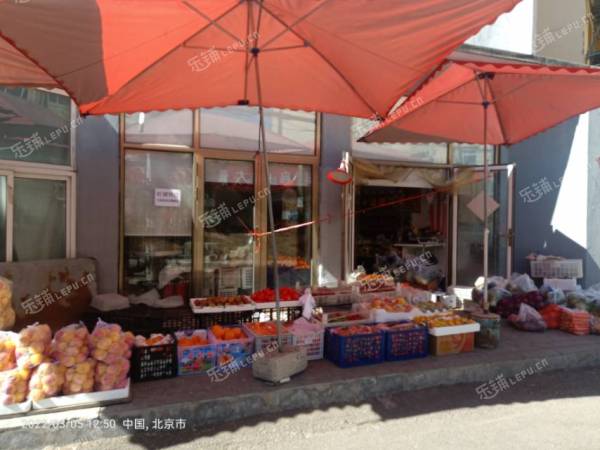 朝阳东坝草场街30㎡水果店转让，个人照可用