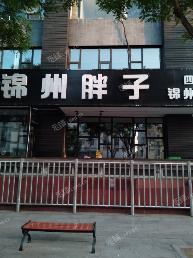 昌平昌平县城鼓楼西街320㎡烧烤/烤串转让，可办照，可餐饮
