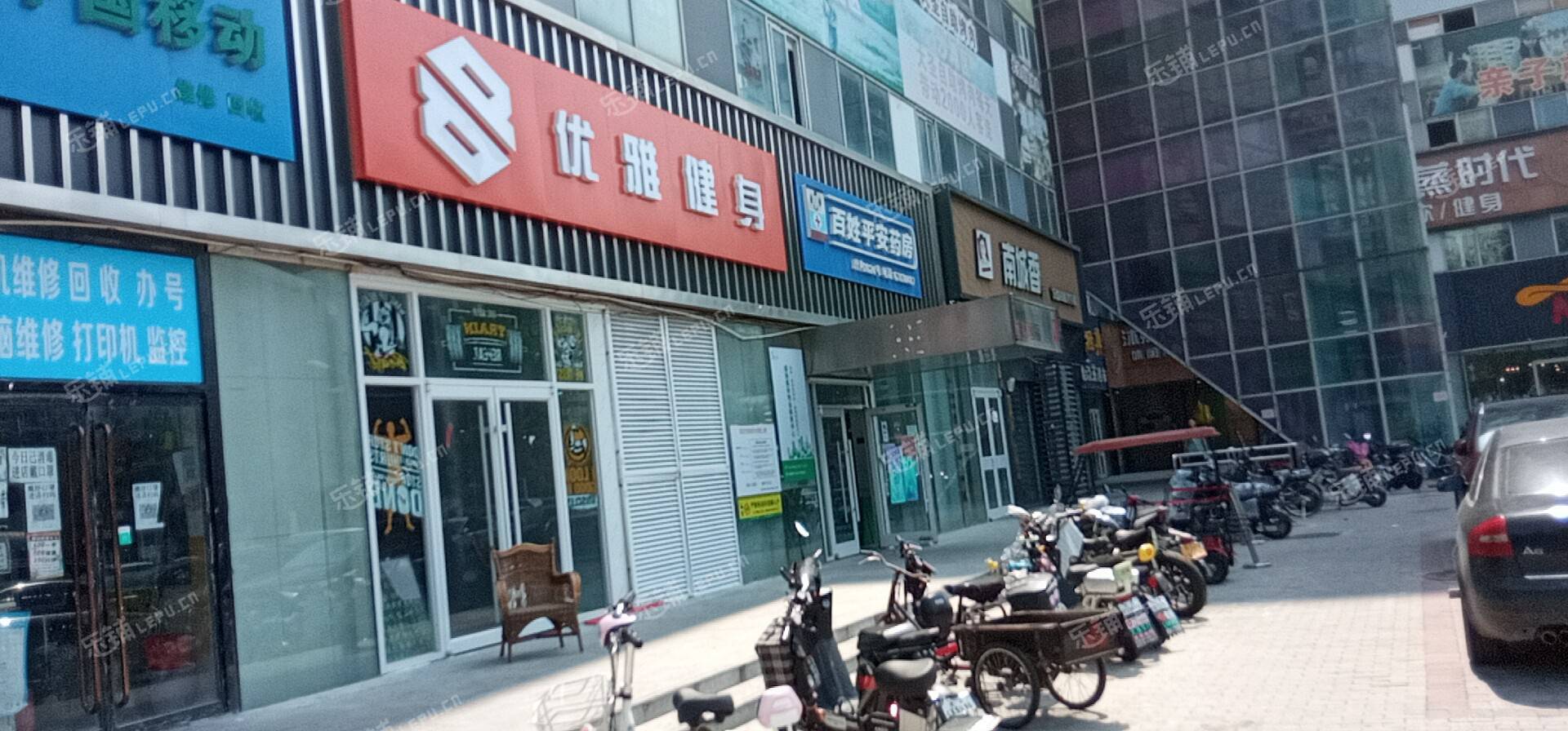 大兴亦庄荣华中路80㎡商铺出租，可办照，可明火，可餐饮
