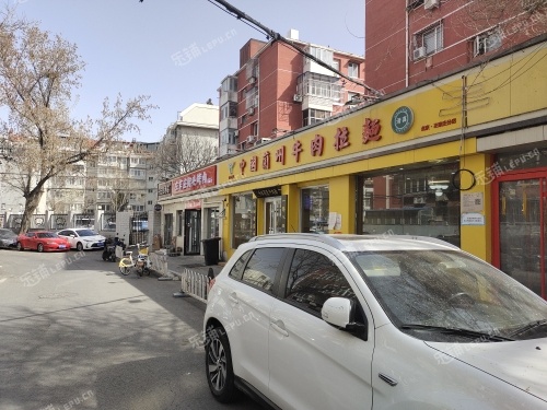 朝阳三元桥100㎡家常菜馆转让，公司照可过户，可明火，可餐饮