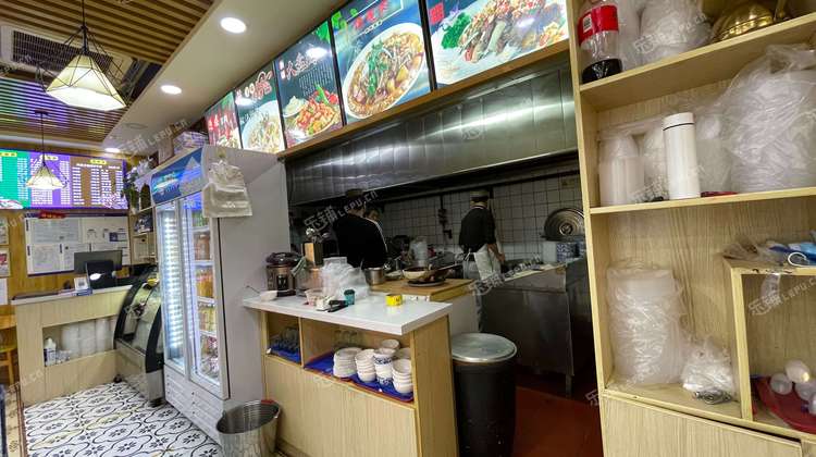 朝阳三元桥100㎡家常菜馆转让，公司照可过户，可明火，可餐饮