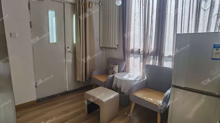 大兴西红门144㎡美甲店出租，可办照，可明火，可餐饮