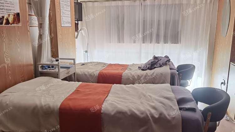 大兴西红门144㎡美甲店出租，可办照，可明火，可餐饮