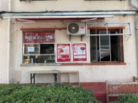 海淀五道口王庄路20㎡小吃快餐店(窗口)转让，个人照可用，可餐饮